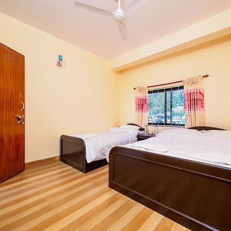Hotel Sunflower Pokhara Bagian luar foto