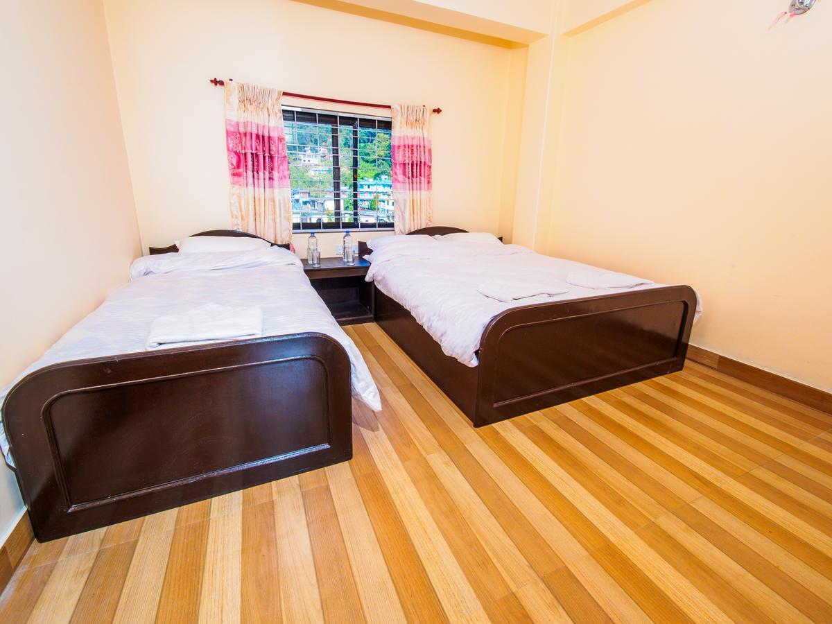 Hotel Sunflower Pokhara Bagian luar foto