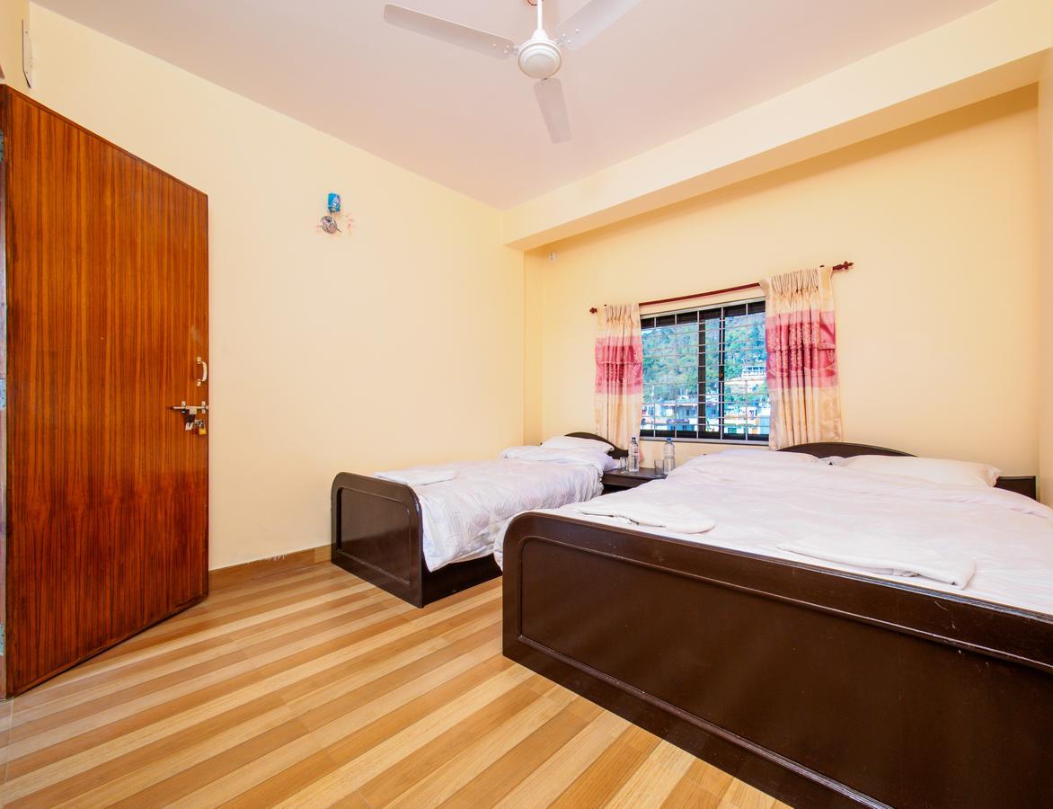 Hotel Sunflower Pokhara Bagian luar foto