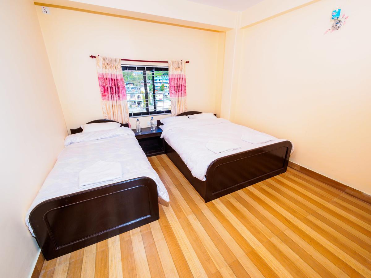 Hotel Sunflower Pokhara Bagian luar foto