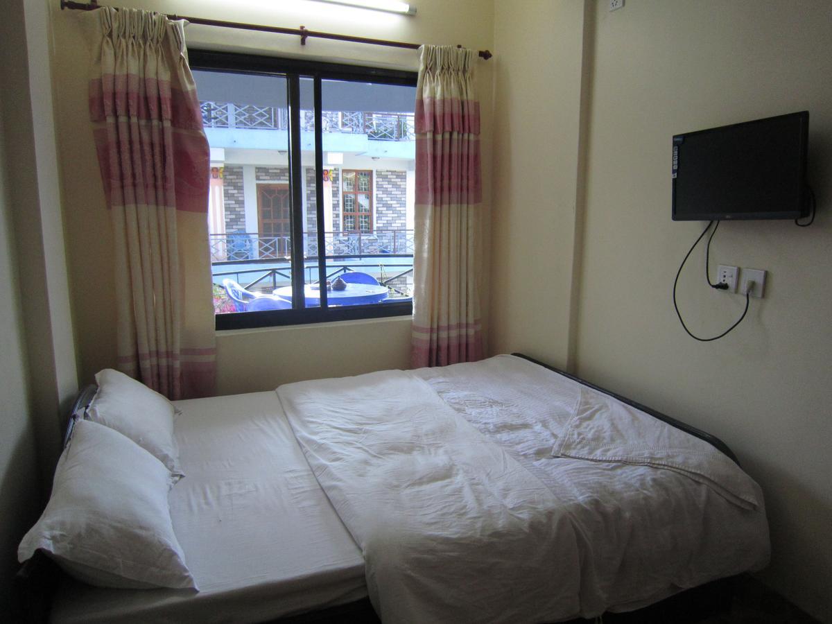 Hotel Sunflower Pokhara Bagian luar foto