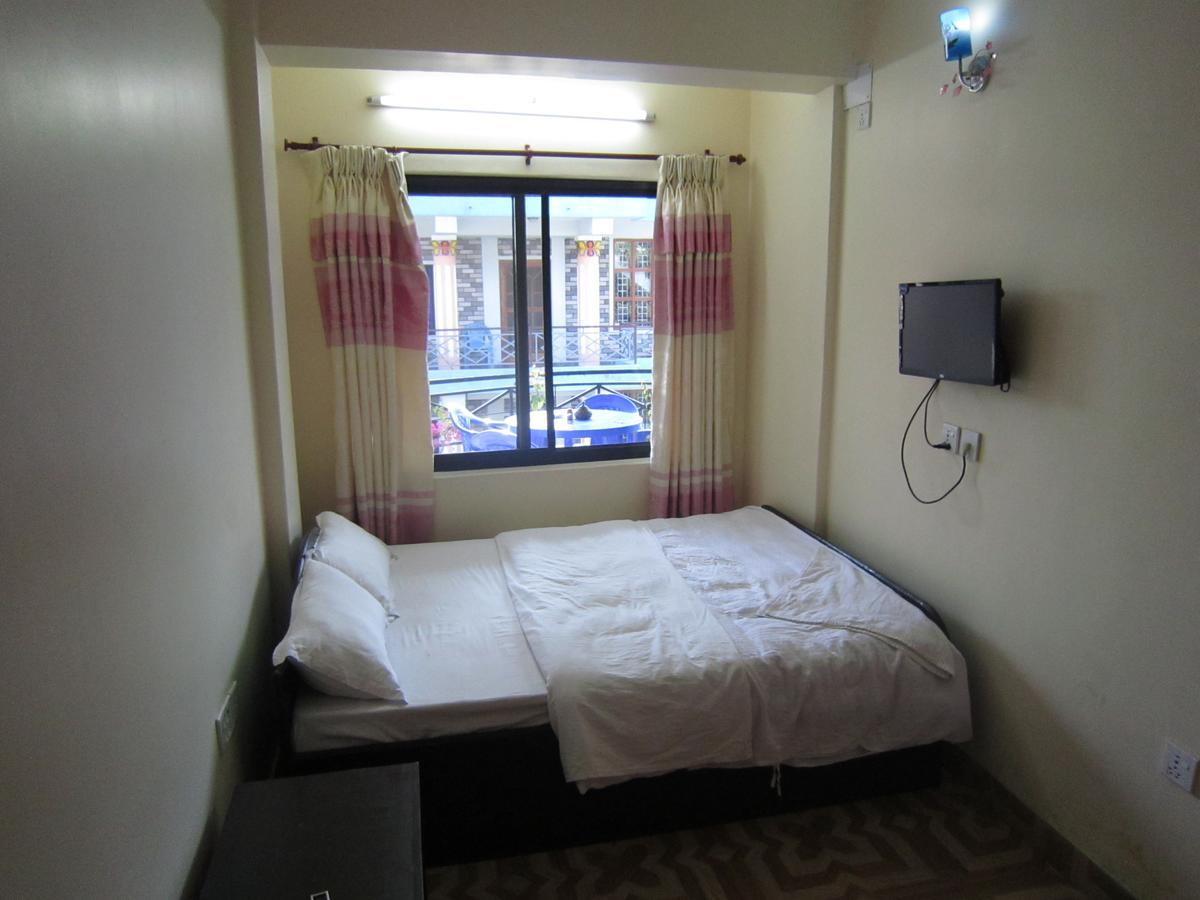 Hotel Sunflower Pokhara Bagian luar foto
