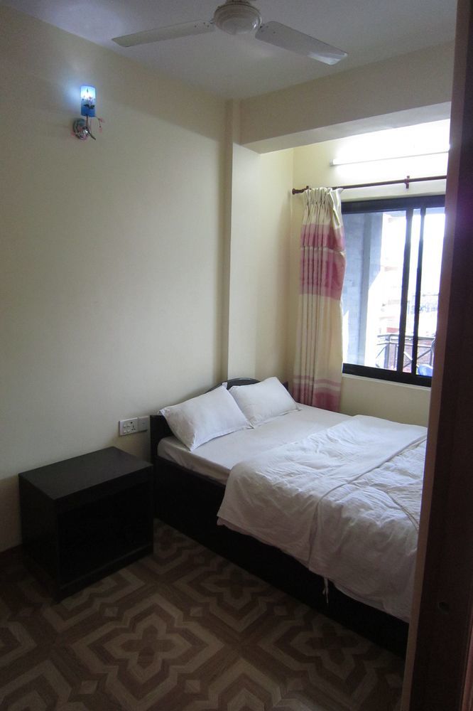 Hotel Sunflower Pokhara Bagian luar foto