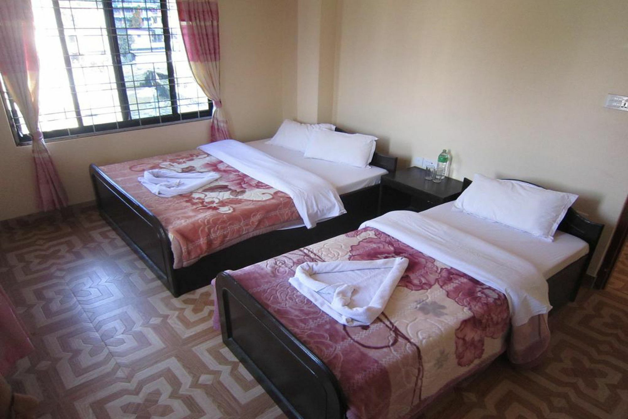 Hotel Sunflower Pokhara Bagian luar foto
