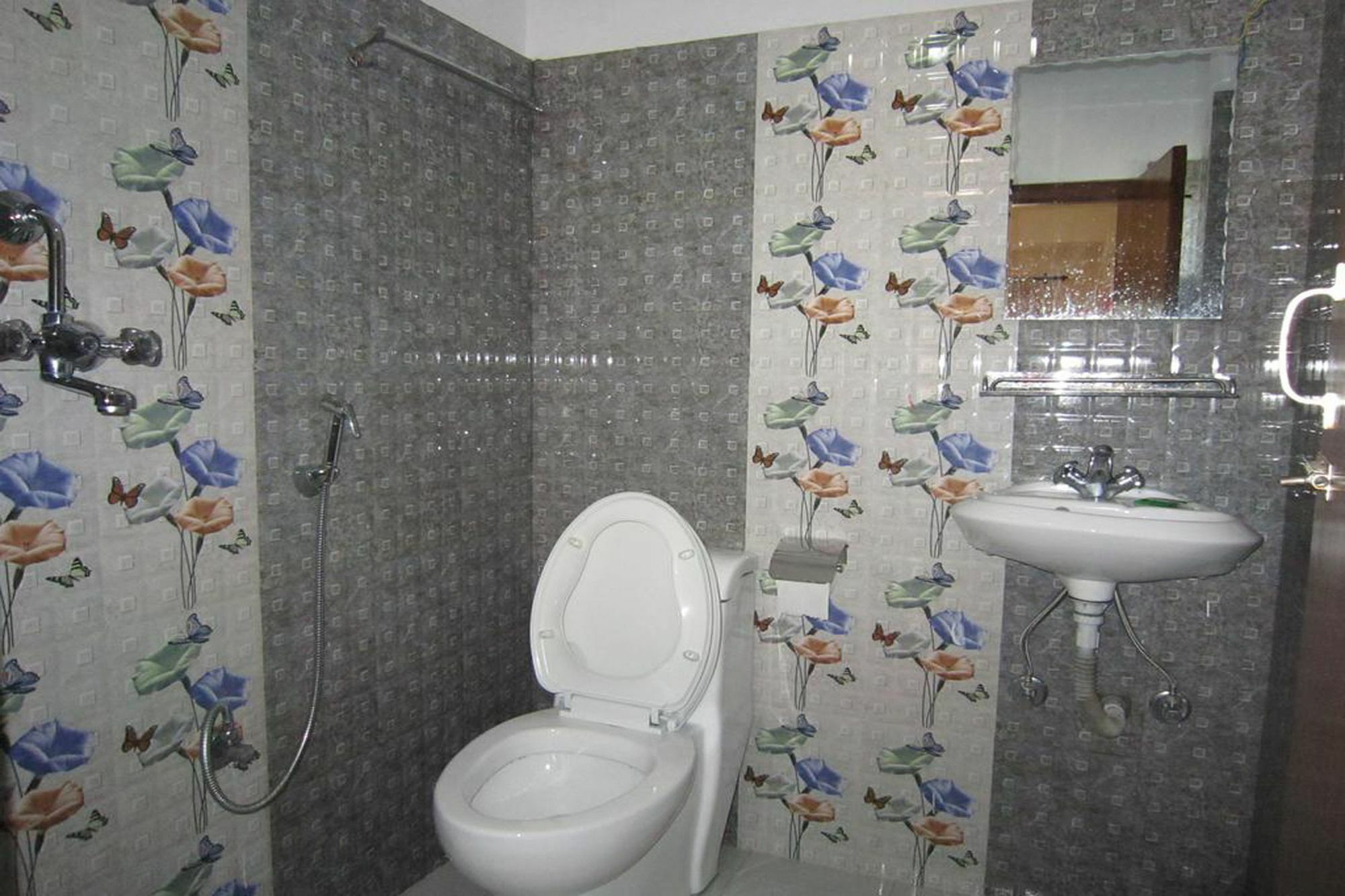 Hotel Sunflower Pokhara Bagian luar foto